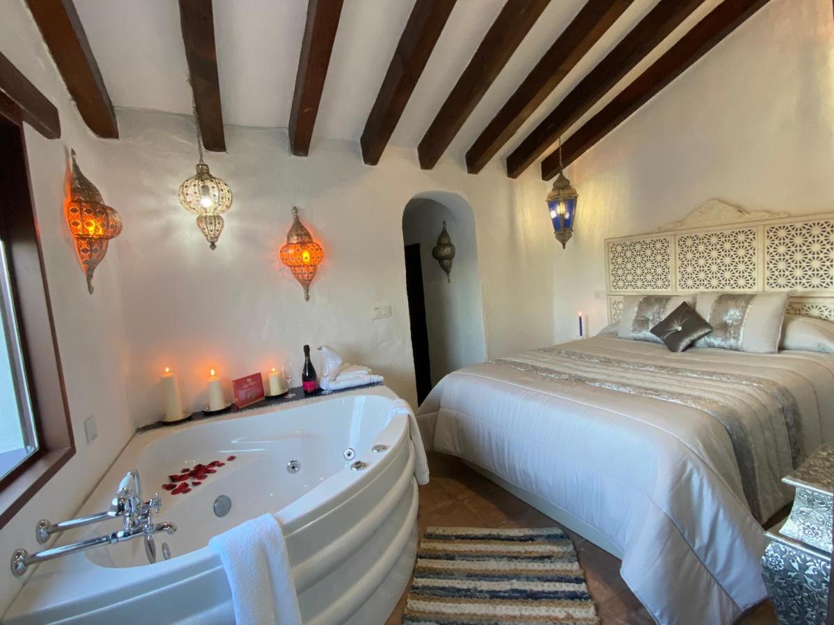 El Escondite De Martina, Aticos Romanticos Setenil De Las Bodegas ภายนอก รูปภาพ